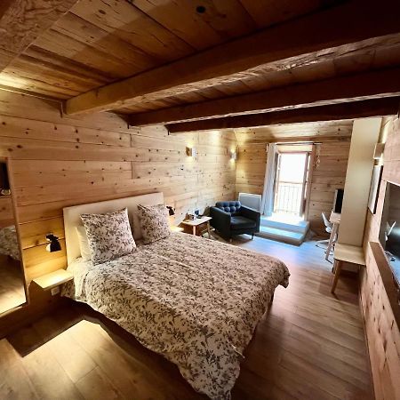 Suite "Chalet" Dans Maison De Village La Brigue エクステリア 写真