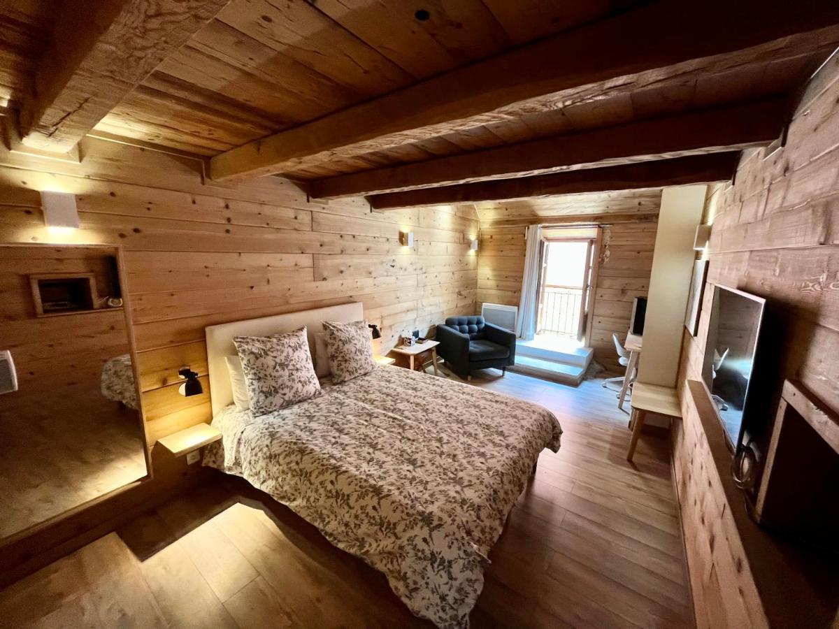 Suite "Chalet" Dans Maison De Village La Brigue エクステリア 写真