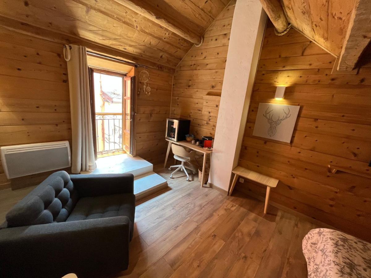 Suite "Chalet" Dans Maison De Village La Brigue エクステリア 写真